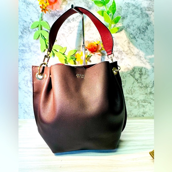 Guess burgundy  Hobo Shoulder Bag Large - Picture 1 of 8
